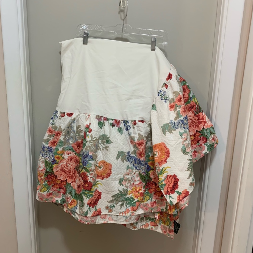 Vintage Ralph Lauren bed skirt